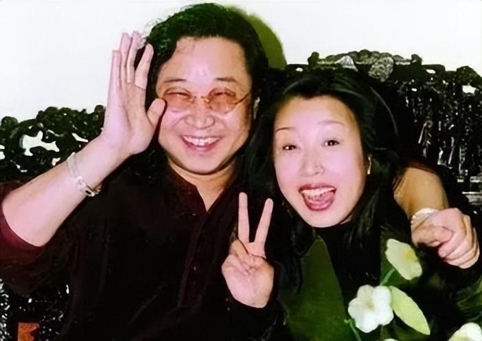 她一首歌红了20多年3任男友一位去世一位在牢里一位破产