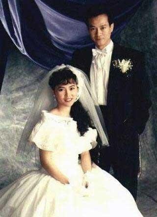 可郑少秋在沈殿霞怀孕期间,他和官晶华死灰复燃,沈殿霞发现之后,她没