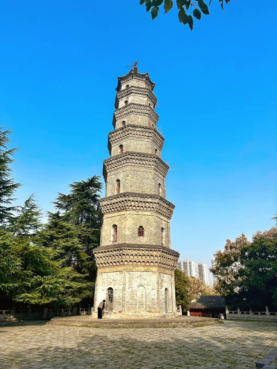 阜阳哪里好玩的地方  阜阳位于皖北,真是一座没有山的城市,而且它还有
