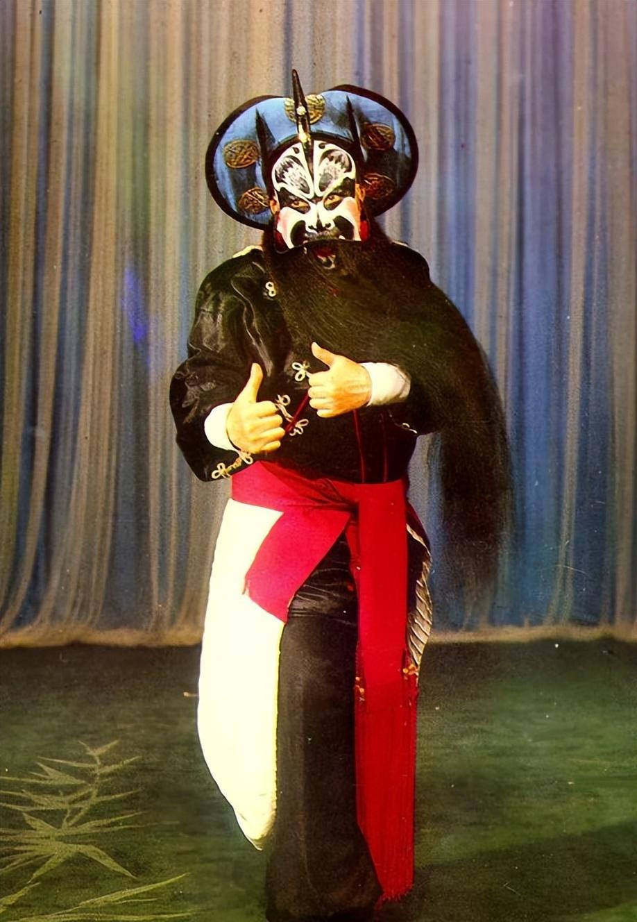 袁世海再婚妻子是迟重瑞堂姑儿子也是京剧名家今天堂相聚