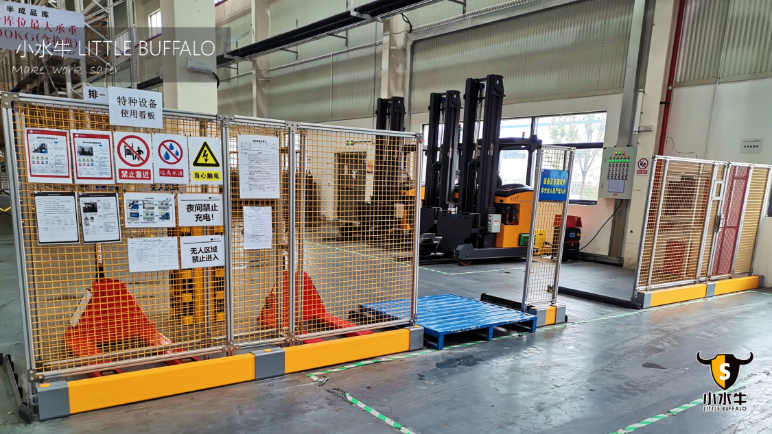 柔性护栏丨叉车充电区域交给柔性护栏防护