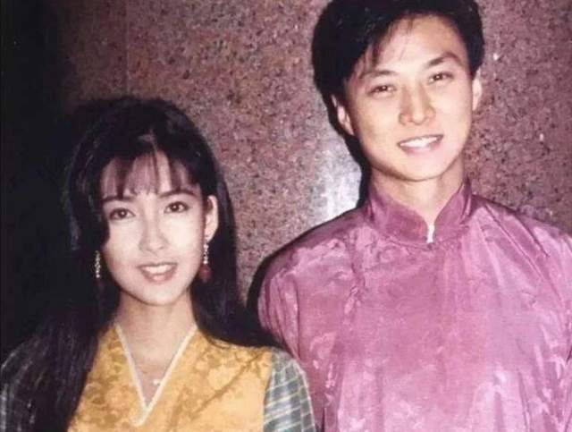 回顾一代玉女周慧敏有人为她终生不娶她却嫁了一个负心人
