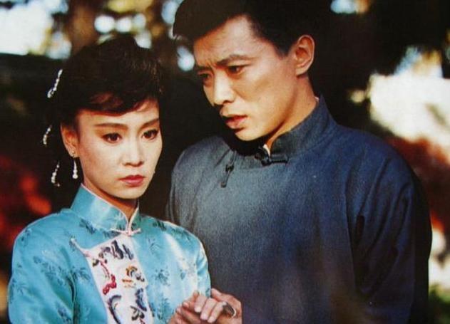 这部电视剧收视率极高,刘雪华也开始小有名气.