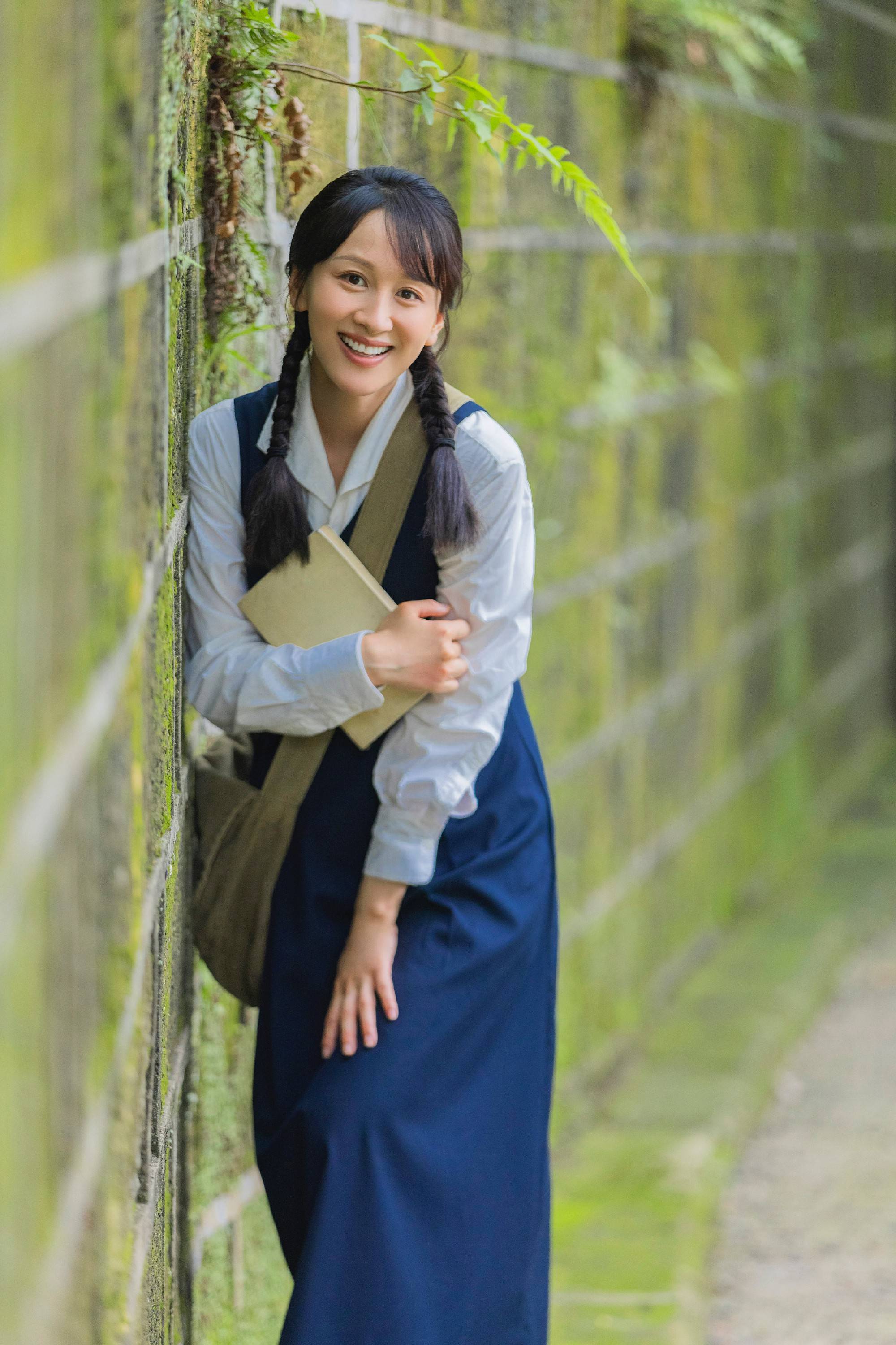 练练主演《一路向前》央视开播 修建铁路展女性先锋力量