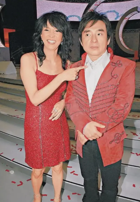 回顾郑裕玲曾包养男友16年63岁坚持不婚不育除了钱一无所有