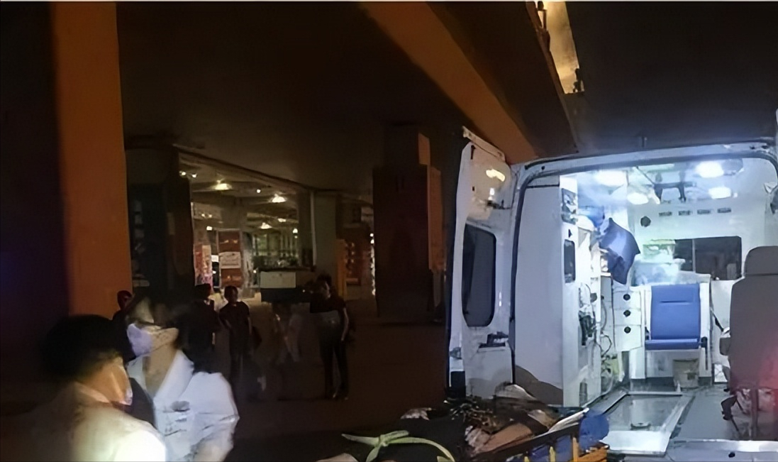 回顾张云雷大难不死高台坠落险丧命同行李欧为何被扫地出门