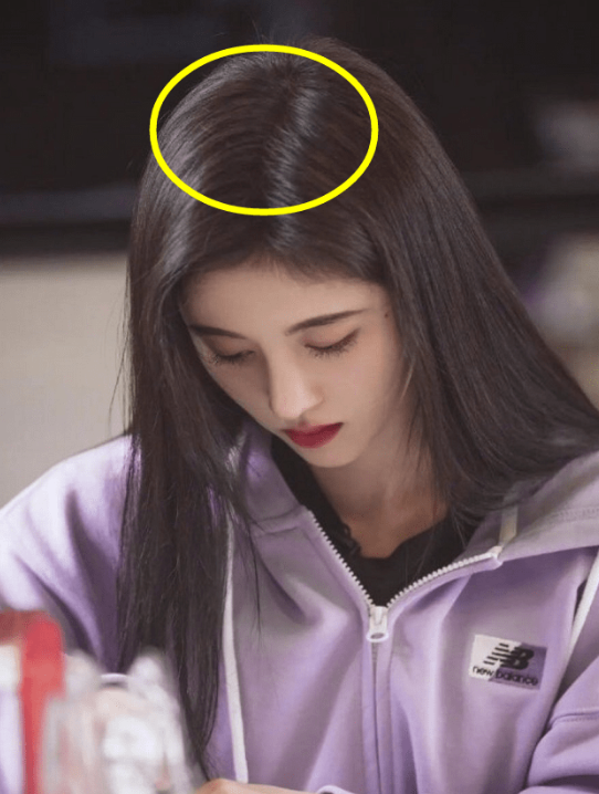 回顾年龄都是假的假发假牙假学历这些明星身上有啥是真的