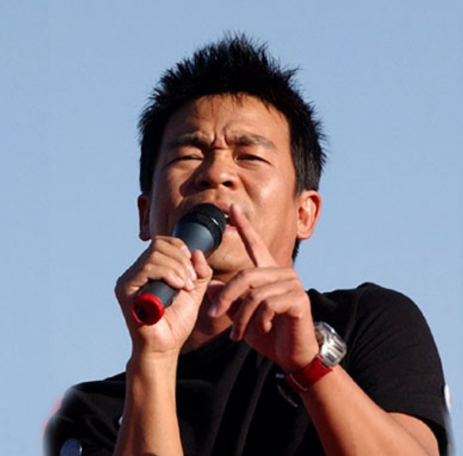 回顾孙浩26岁上春晚走红得罪杨坤20年不说话至今未婚没孩子