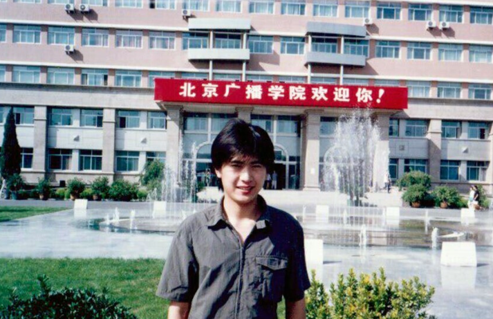 这一次42岁的央视名嘴杨帆走上了另一条人生大道