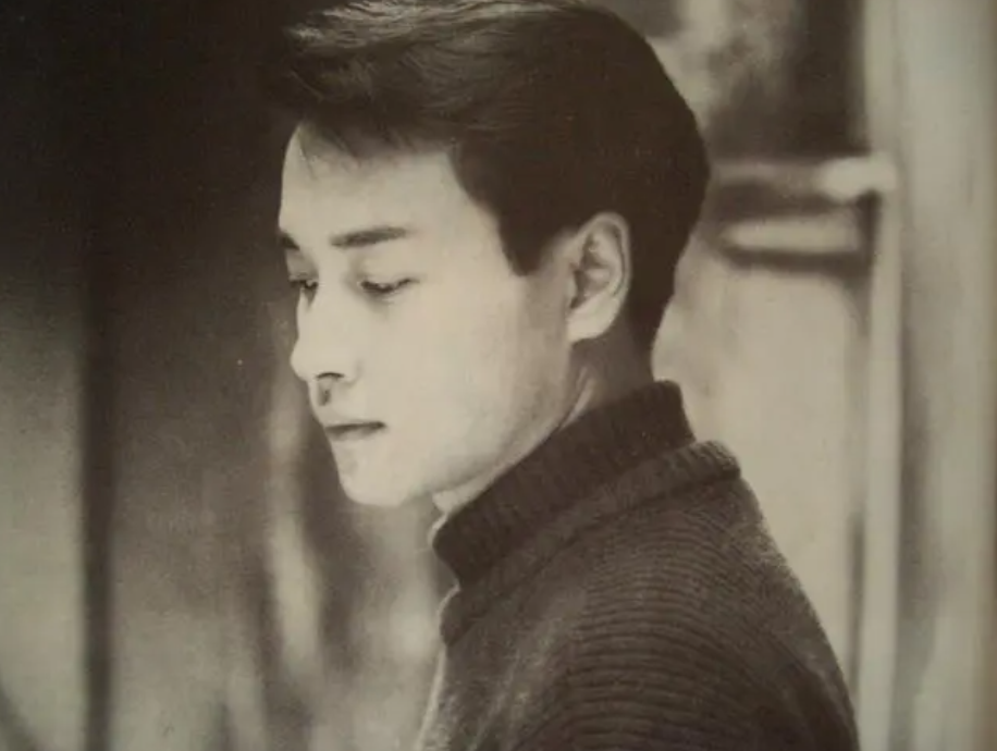 回顾张国荣他悲剧人生的关键不是挚爱唐生也不是抑郁症