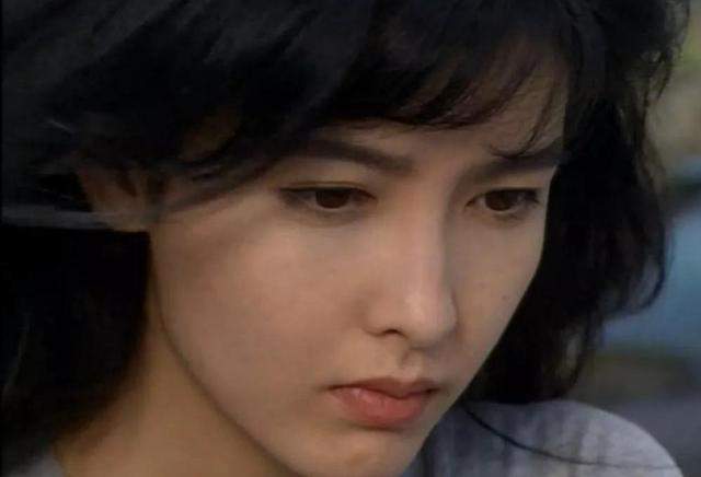 回顾一代玉女周慧敏有人为她终生不娶她却嫁了一个负心人