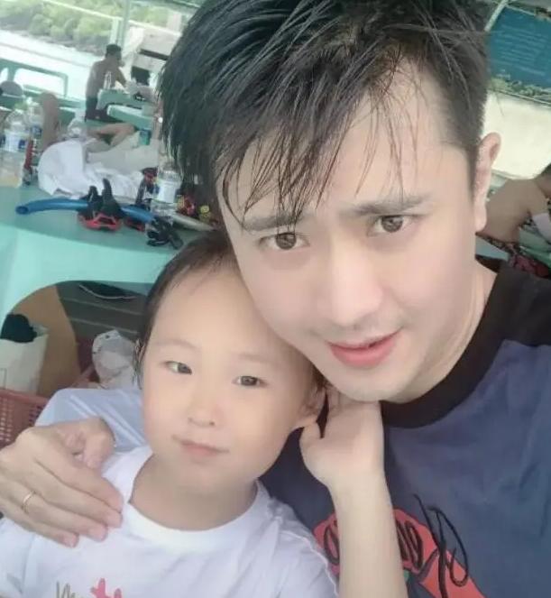 杨帆老婆李松奇 妻子图片