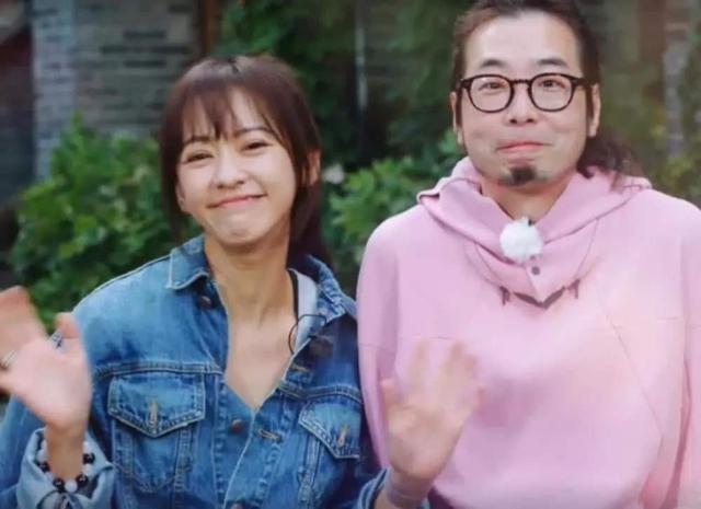 就在人们还没有将她和前男友三年的感情纠葛理清楚的时候,陈意涵突然