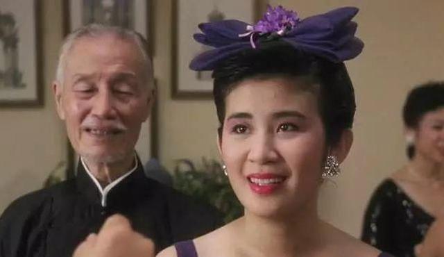 自幼的吴君如生活在富裕的生活中,她的童年充满了欢歌笑语.