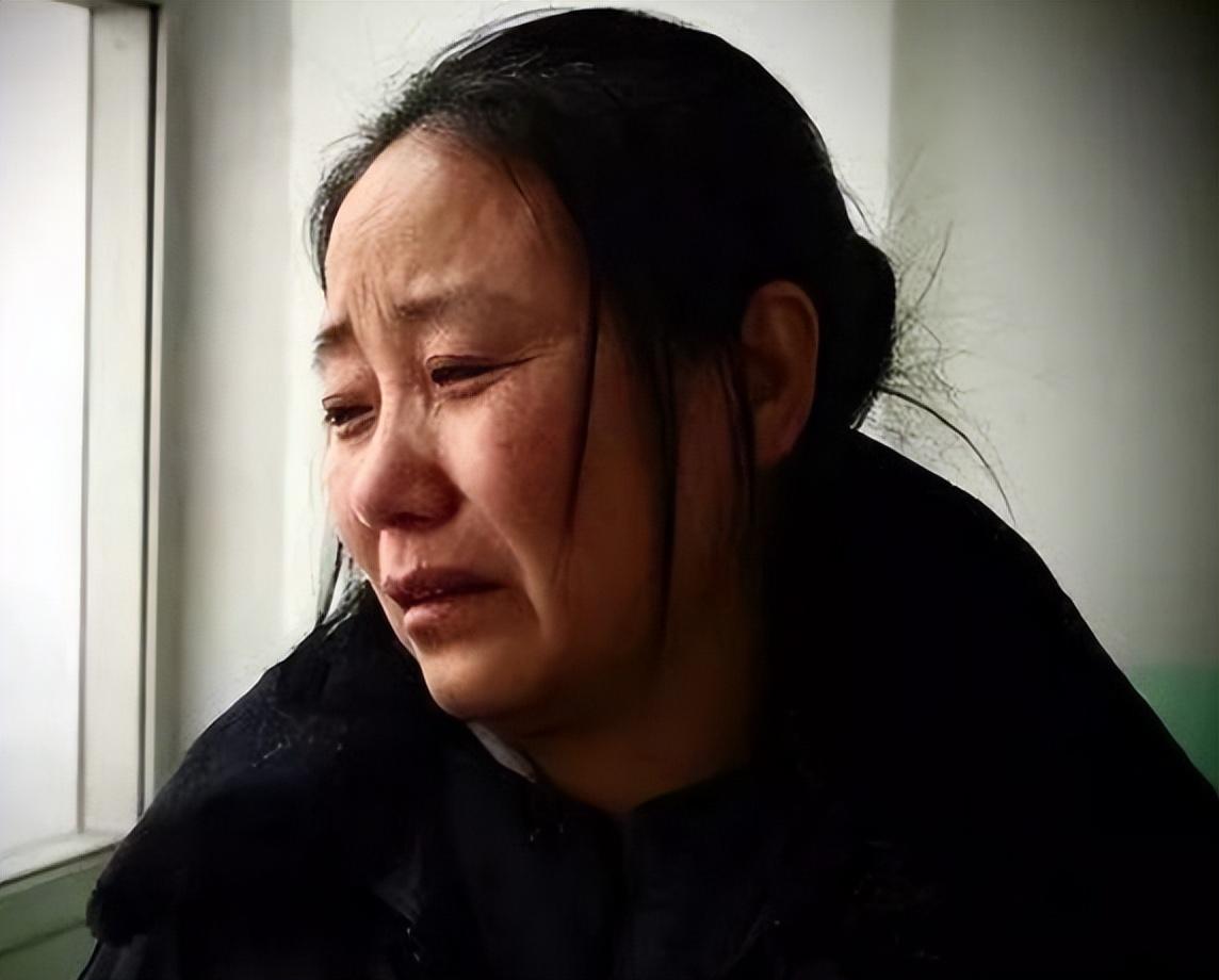 人后,李利娟还着手建立了一个小村子,专门雇佣了几位阿姨来照顾孩子们