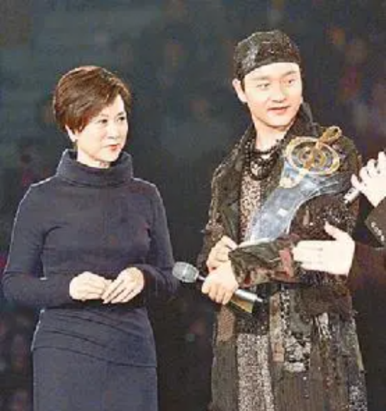 回顾张国荣他悲剧人生的关键不是挚爱唐生也不是抑郁症