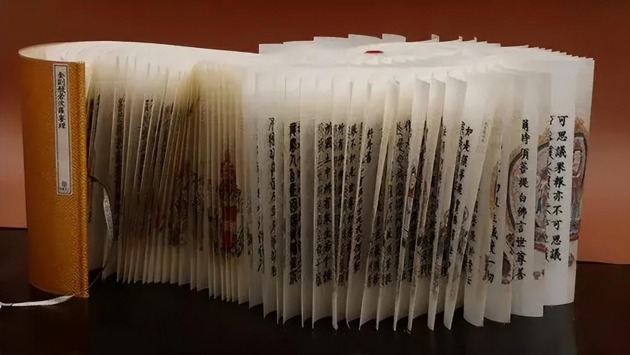 在工作之余,张晓栋还会学习大量有关书籍装订的知识.