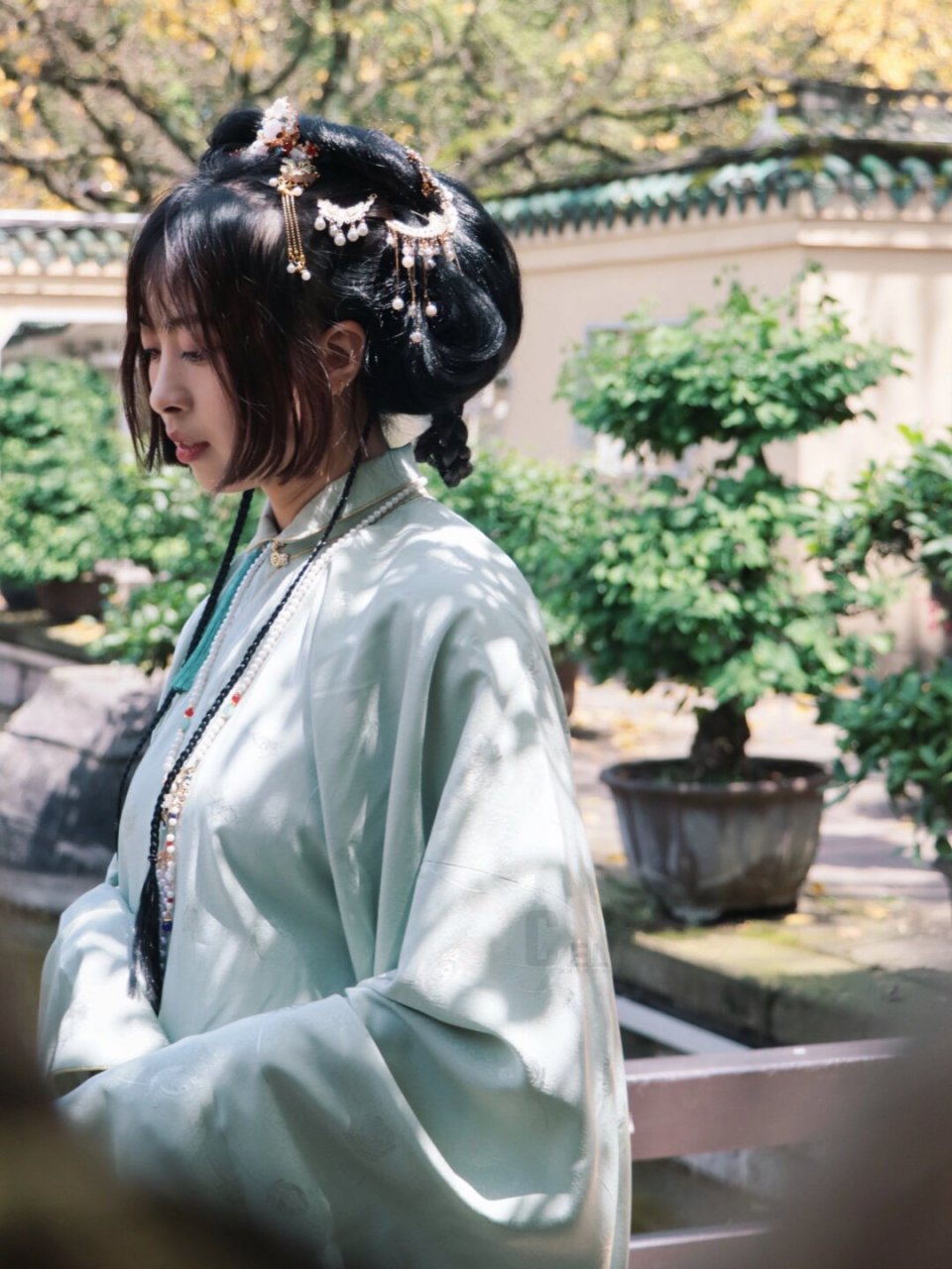 汉服穿搭|天青色等烟雨而我在等你  薄纱轻舞,蝶影入梦  薄纱如梦