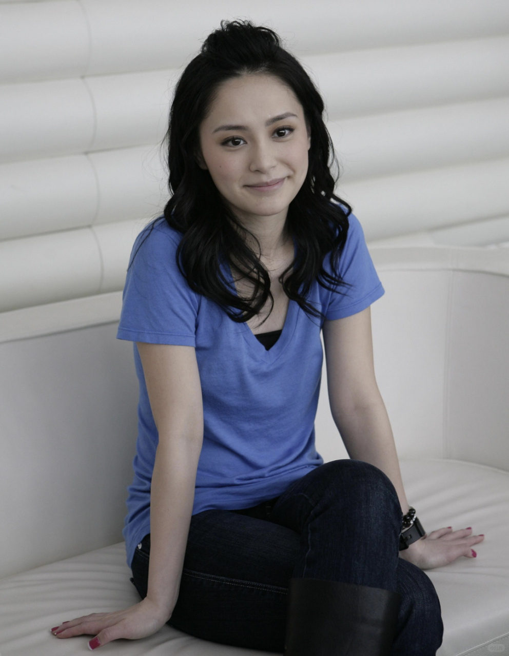揭秘阿娇钟欣潼的魅力密码:从天真笑容到忧郁眼神,她是如何成为时光