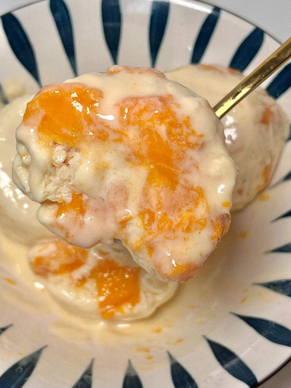 好吃哭了  我尝试了一个超赞的低卡冰淇淋奶酪做法!