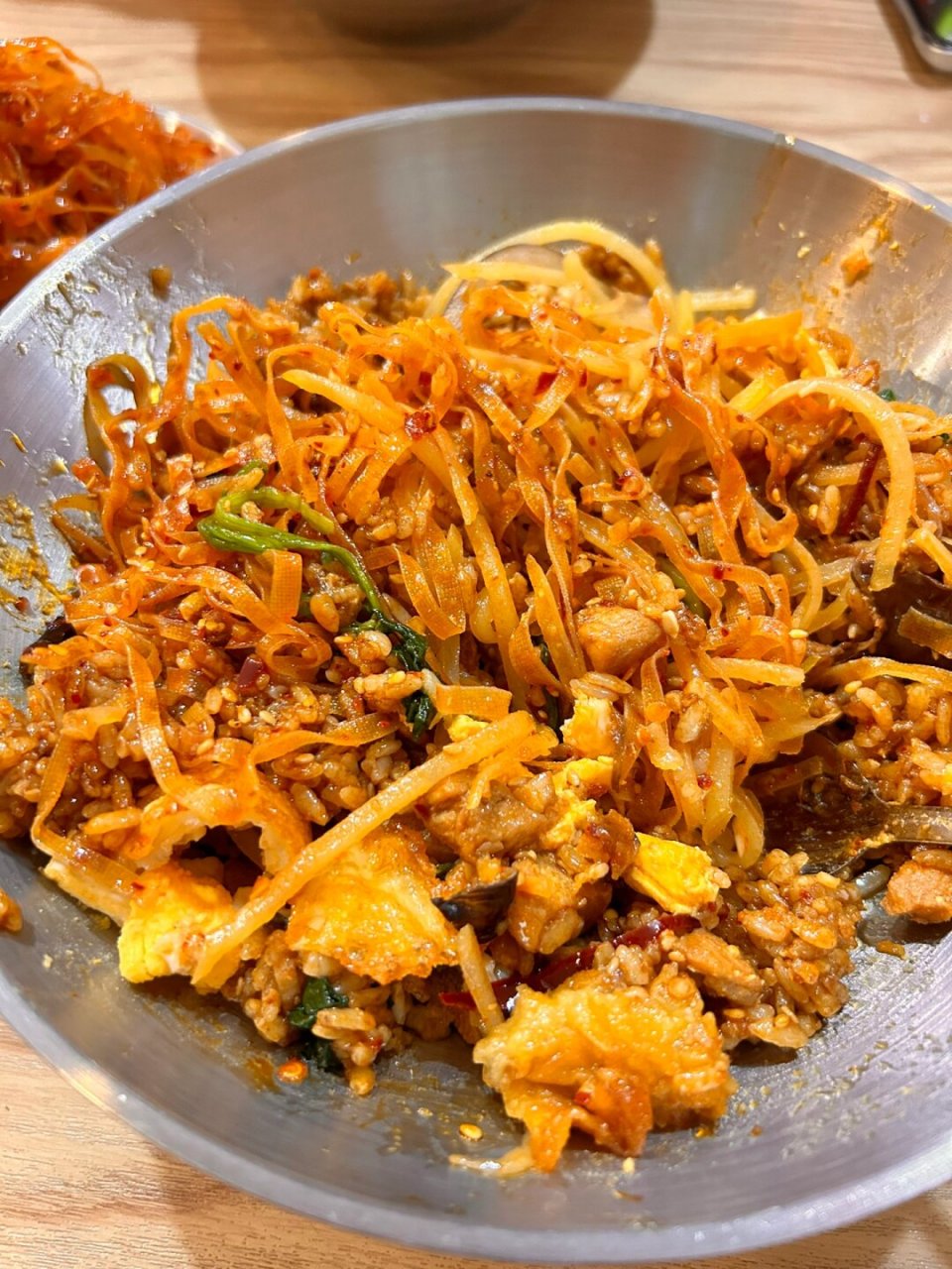 正宗佳木斯拌饭 97  一进店,就被那股浓郁的东北风情所包围.