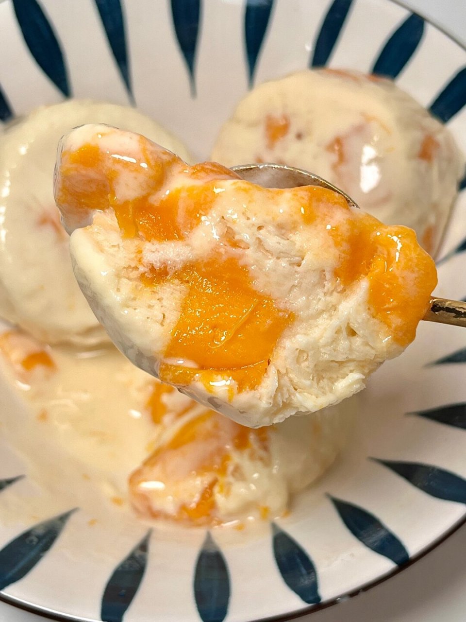 好吃哭了  我尝试了一个超赞的低卡冰淇淋奶酪做法!