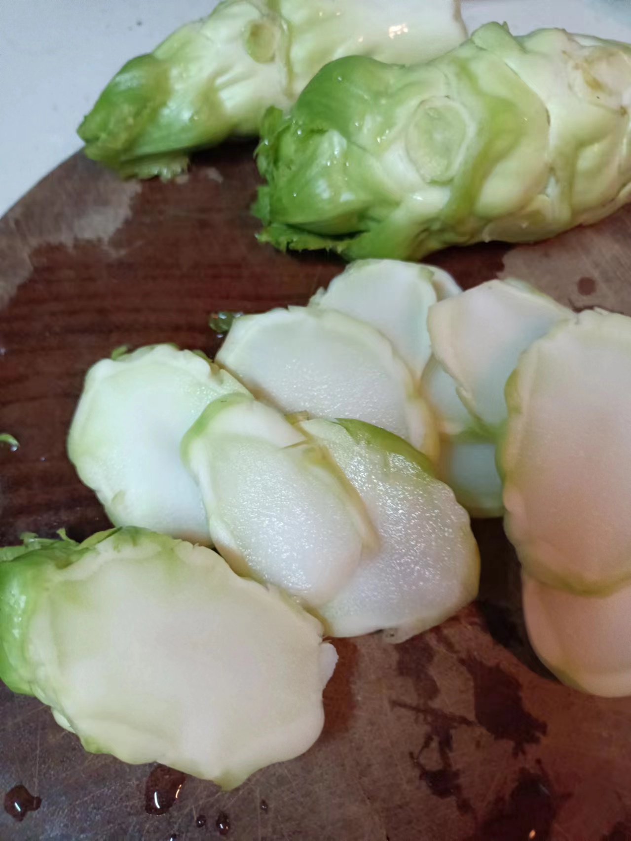 儿菜是一种高营养的蔬菜含有丰富的矿物质比如钾元素还有丰富的