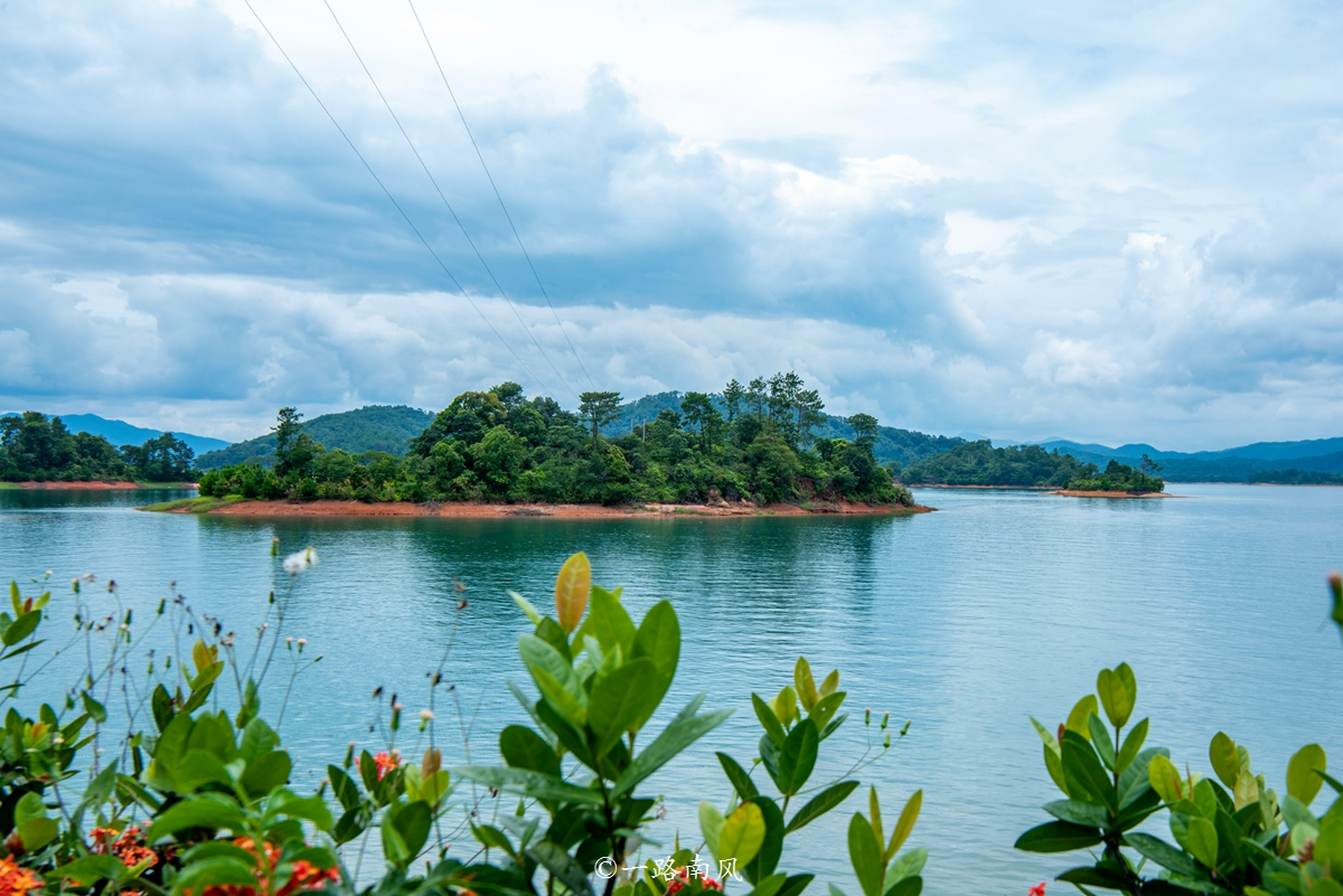 镜头里的春日#  河源万绿湖,作为华南地区最大的人工湖,美景丝毫不