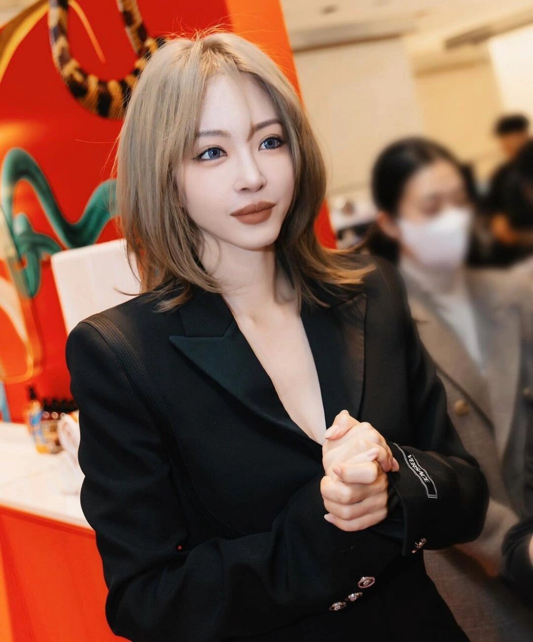 美魔女韩艺瑟,姐的身材真是保持得太好了  我在网上看到了美魔女