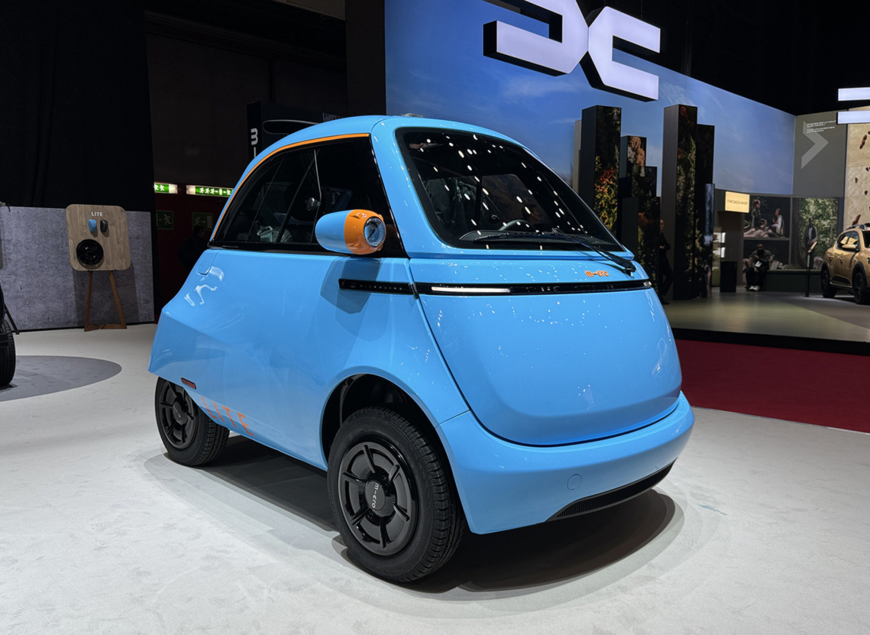 microlinolite在2024日内瓦车展上首发亮相,车身小巧精致,续航可达228