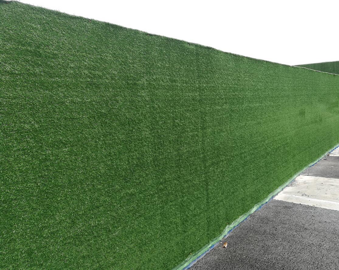 工地围挡绿色草皮:美观环保,仿真度高