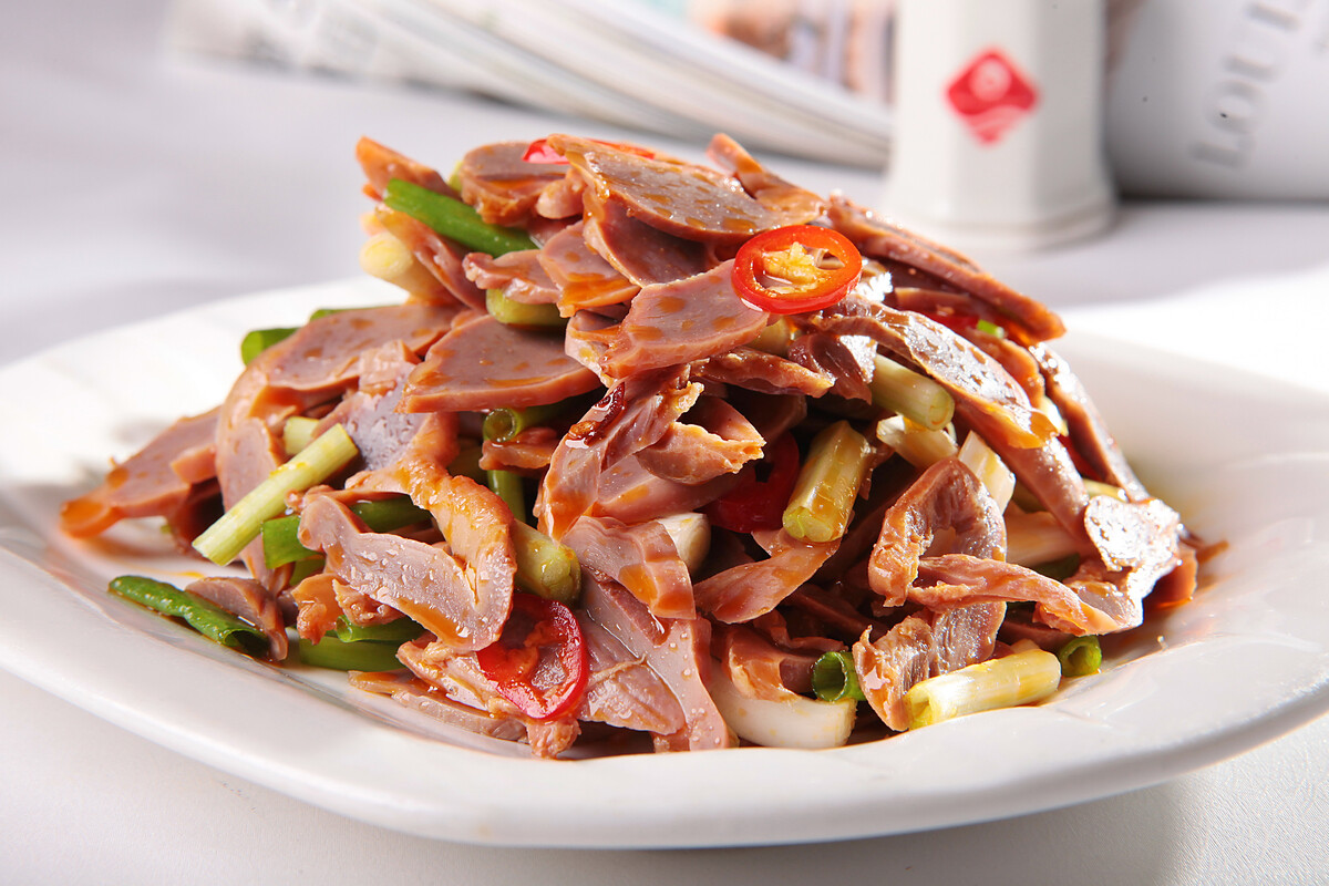 常见的做法有油爆双脆,火爆双脆等.