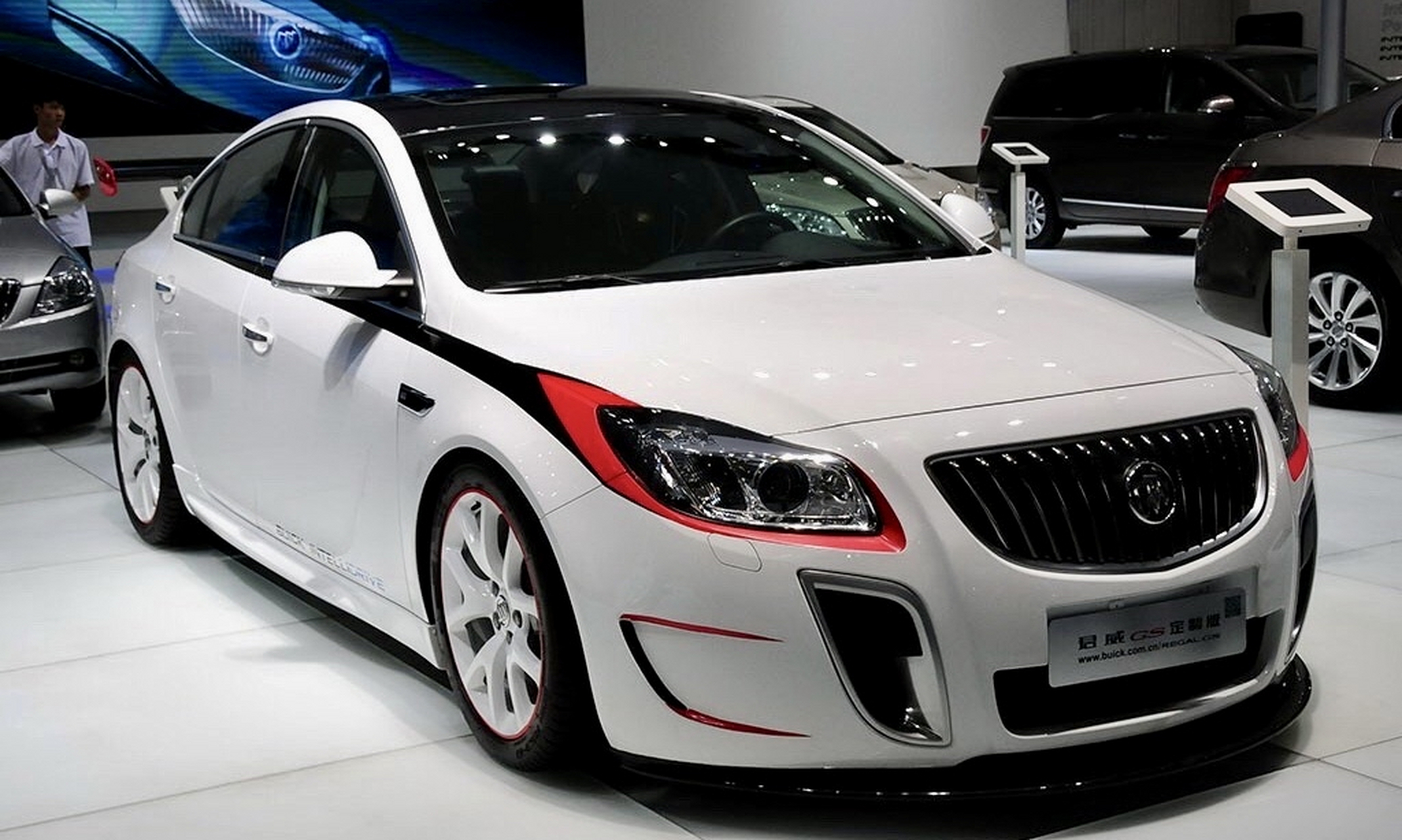 十分喜欢车标没有改变前的别克君威