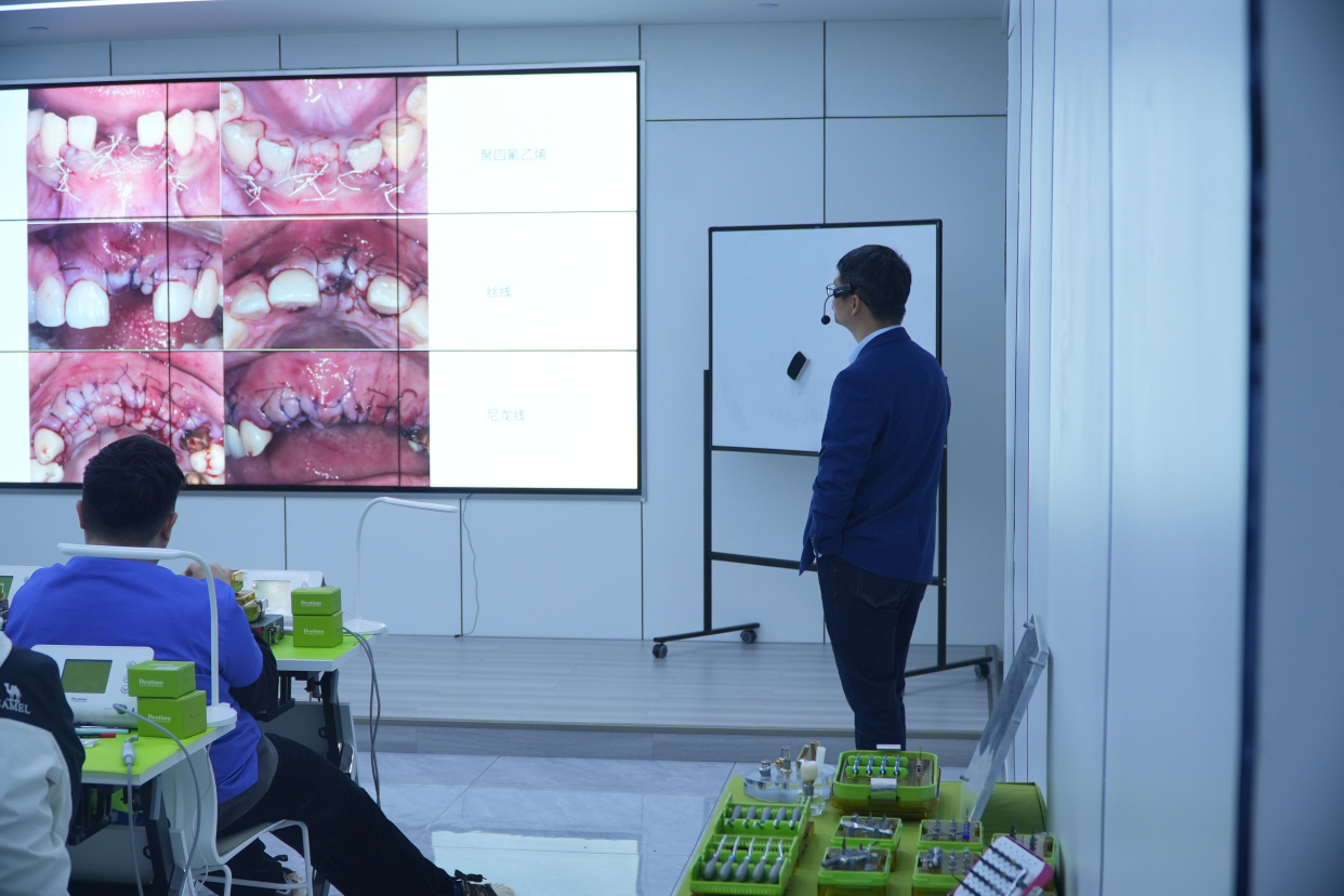 登腾种植牙实战培训班在雅莱齿科开展 dentium中国区特聘讲师授课