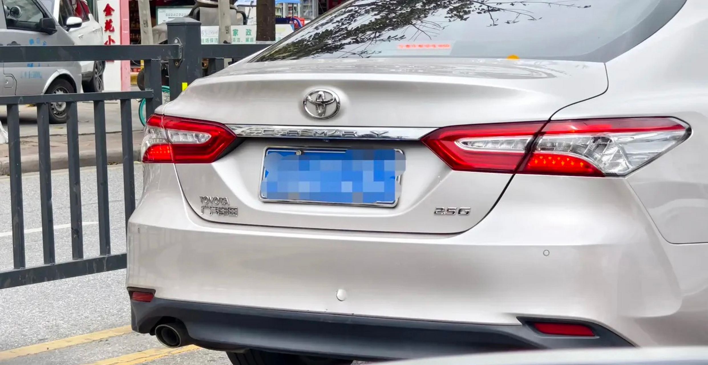 第九代凯美瑞,后尾灯丑到没有朋友, 第八代凯美瑞,后尾灯帅出新天际