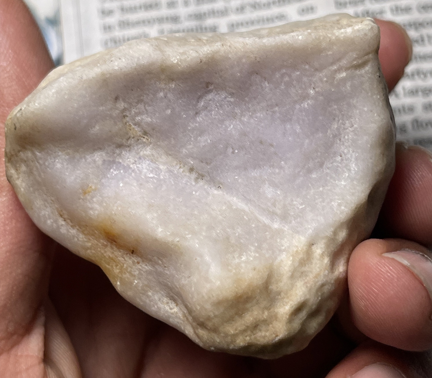 缅甸翡翠原石 天然a货玉石毛料 195克木那桃花春带点豆彩 #翡翠原石