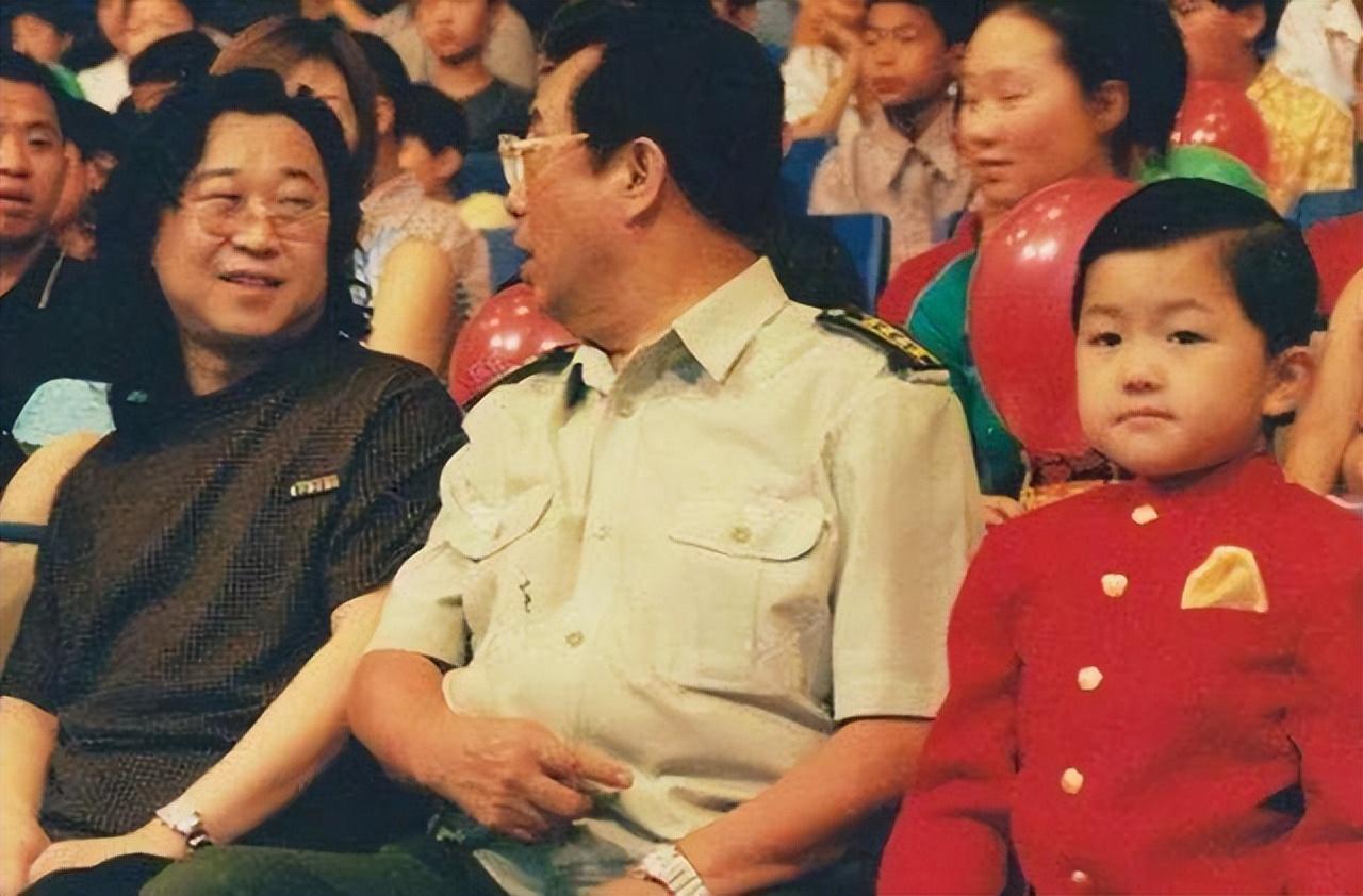 回顾一纸退休金揭开李双江隐藏的遮羞布儿子李天一走向不归路