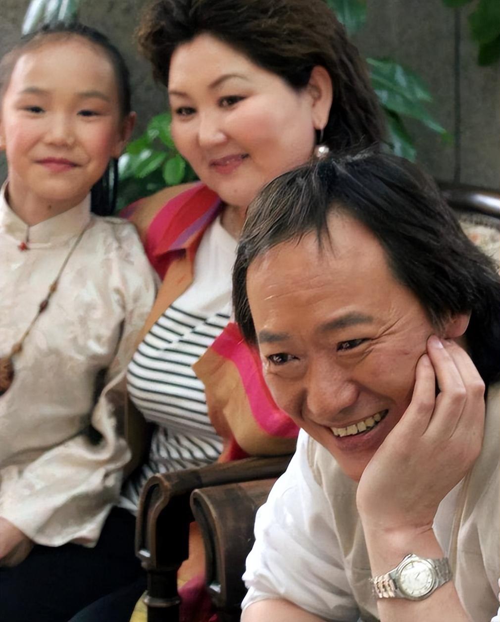 英格玛的姑父叫做布仁巴雅尔,80年代初毕业于内蒙古艺术学院.