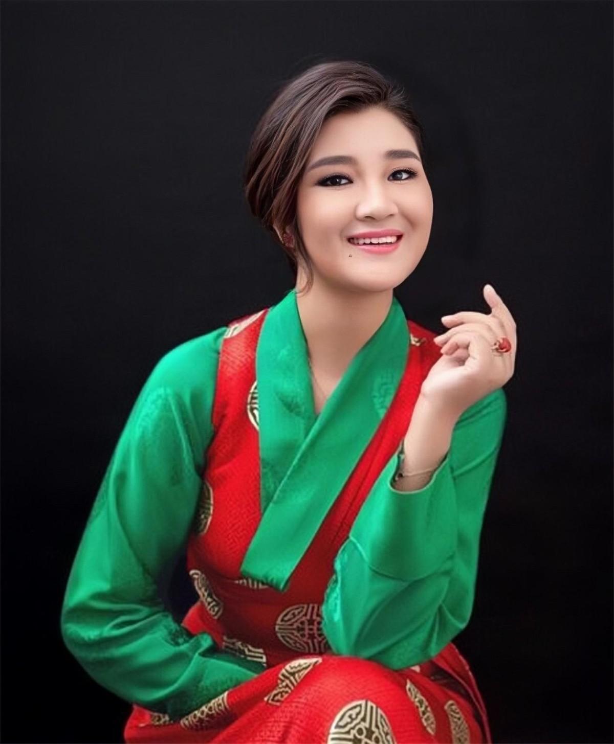 降央卓玛作为万人敬仰的女明星,婚后公开放言要在经济上长久支助娘家