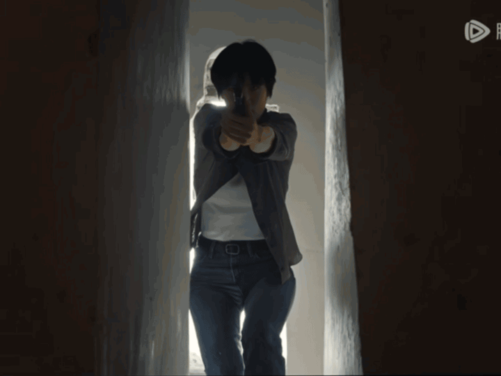 26岁姚安娜吃鸡式演技上热搜网友涌进评论区热议不断