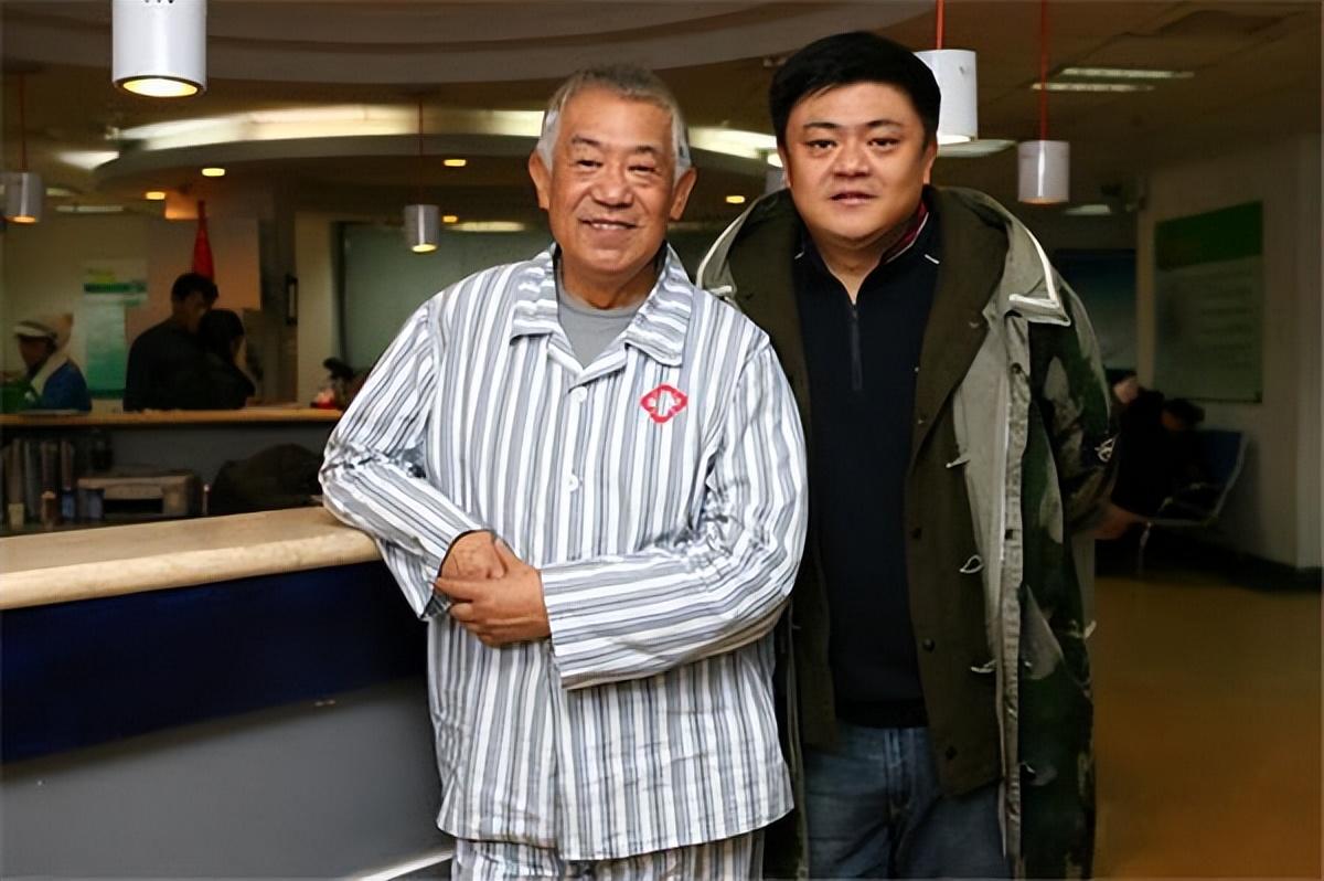 回顾高明结婚56年零绯闻退休买北京三套房只为方便儿女养老