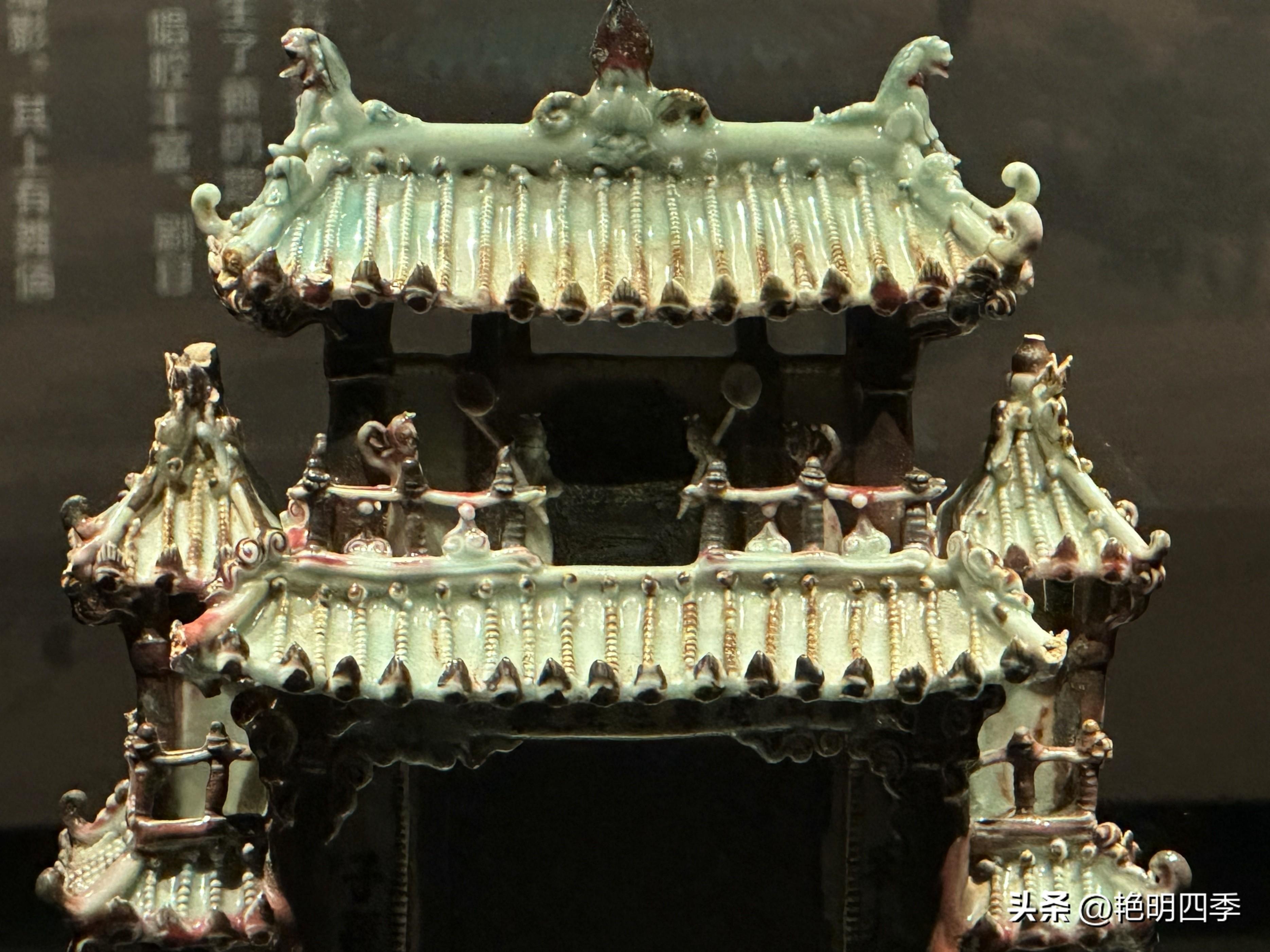 第一件:元代青花釉里红楼阁式人物谷仓