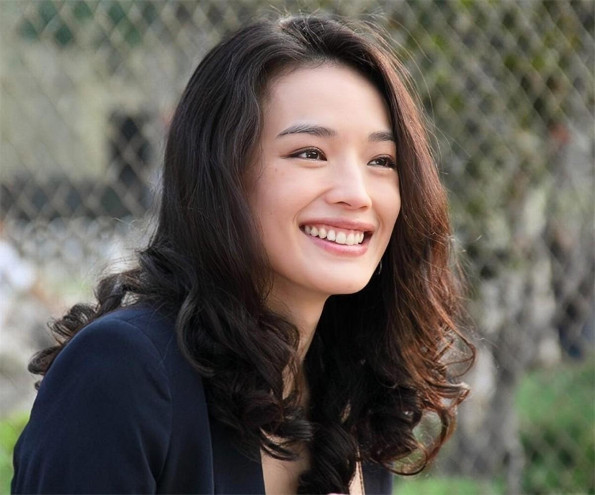 回顾欺辱舒淇甩发妻娶新欢晚年患癌无药治女儿拒绝出席葬礼