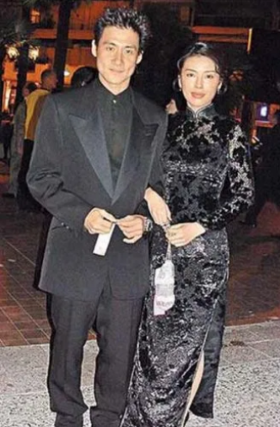 回顾罗美薇,3年换21个菲佣,结婚27年却依旧被张学友宠成宝