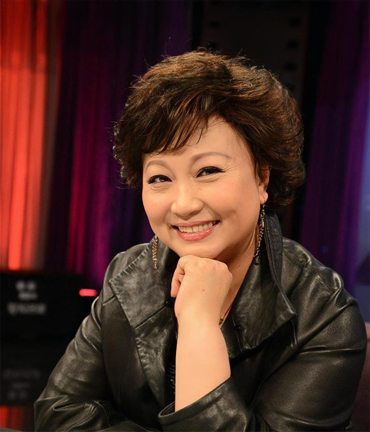 回顾徐松子与导演丈夫分居15年有泪有痛67岁无儿无女成遗憾