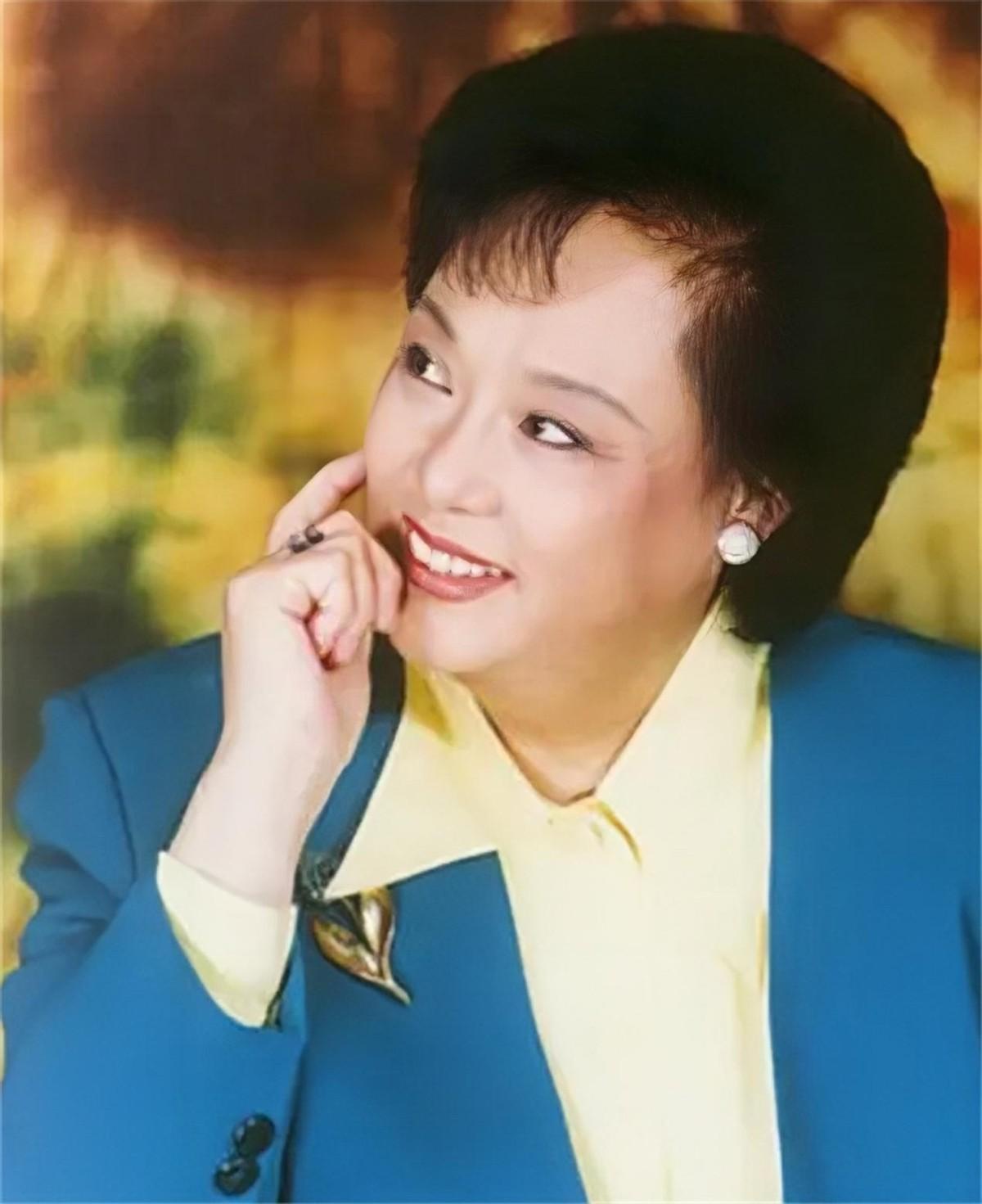 回顾邓玉华:50年婚姻催人泪下,老伴离世5年后,她晚年生活怎样