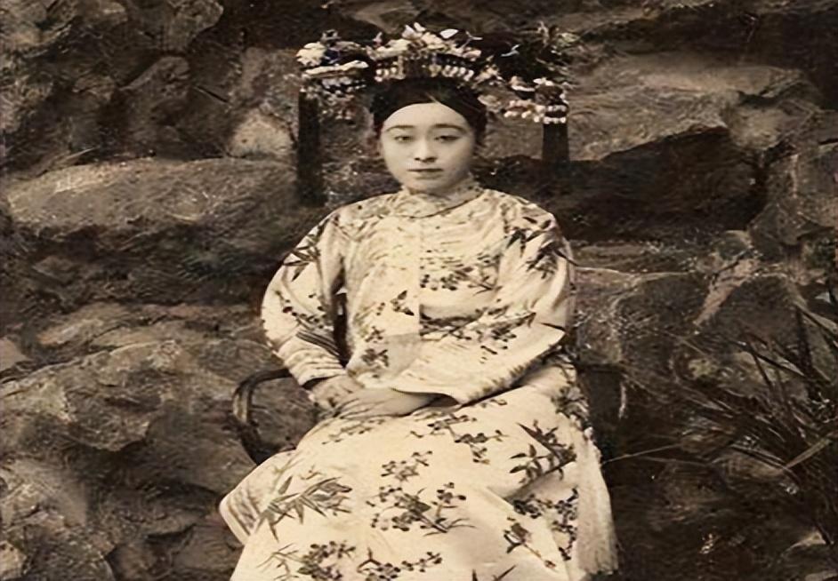 李莲英送给慈禧的"玉藕",有什么用,为何慈禧睡觉时都不离身?