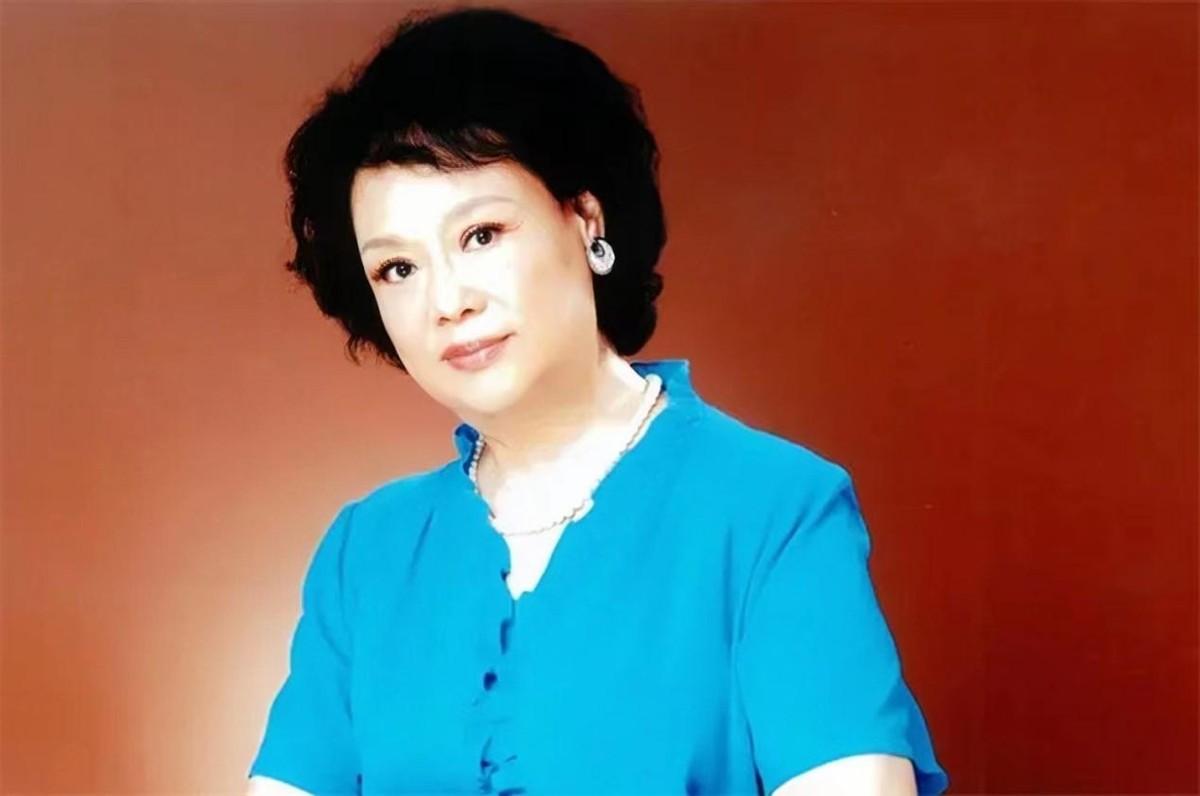 回顾邓玉华:50年婚姻催人泪下,老伴离世5年后,她晚年生活怎样