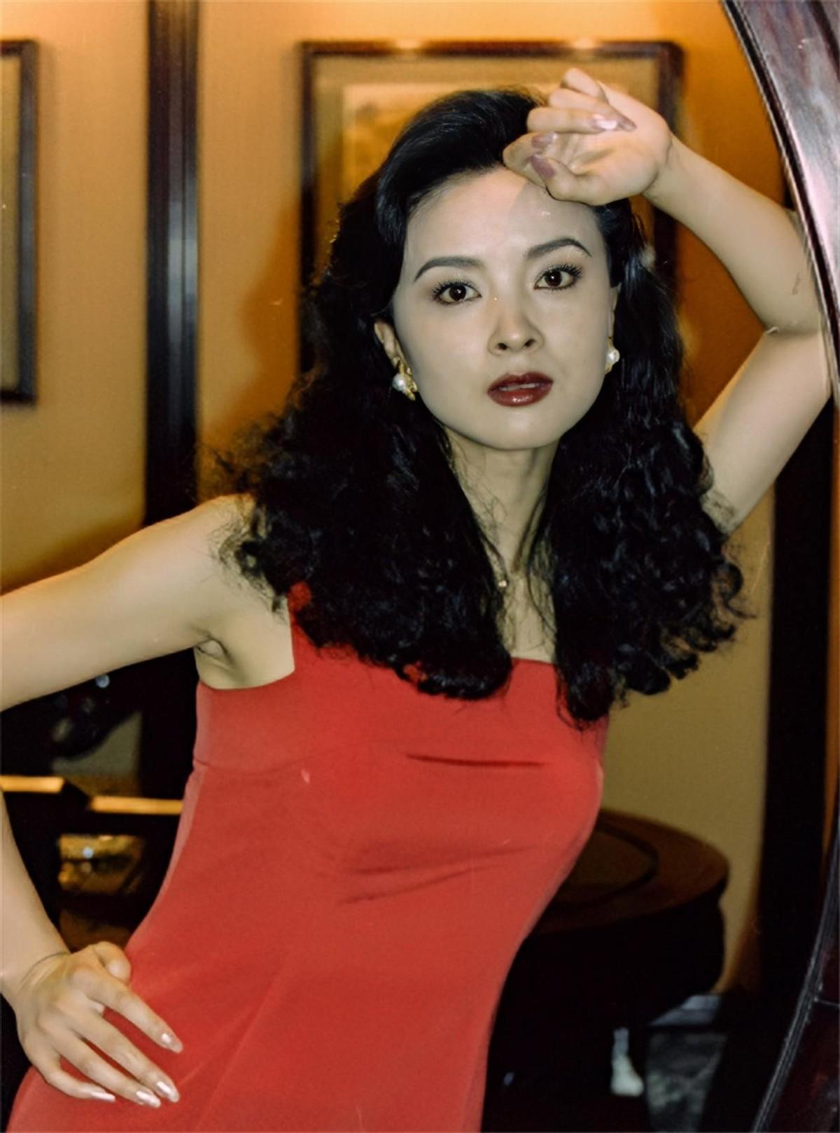 回顾杨贵妃周洁生前最后时光自费27万包机回国五天后去世