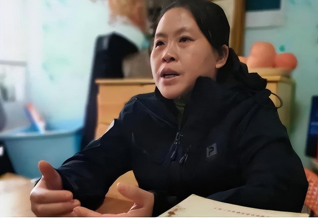 2007年28岁军人救跳江女子牺牲妻女相继传承英雄遗志今怎样